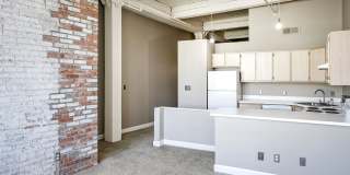 Greenhouse Gallery 71