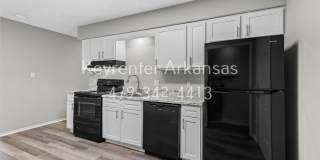 Cozy 2 Bedroom Duplex with Fireplace & Spacious Backyard! Gallery 14