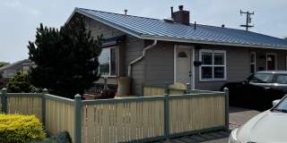 1109 Thomas Street Gallery 1