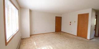 Upstairs condo with garage space in great NW location! Gallery 5