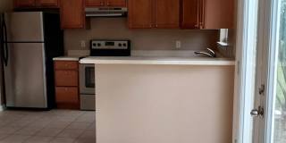 Cute townhome with 3 bd / 2.5 Bath Gallery 15