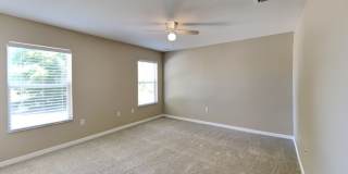 1845 Holton Road Gallery 9