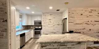 Mandarin Beautiful Corner Property! Gallery 5