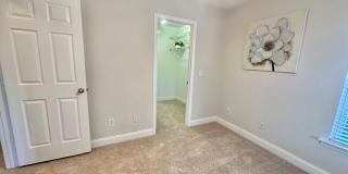 109 Longchamp Lane Gallery 20