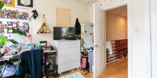 Two Bedroom Point Breeze Townhouse Gallery 21