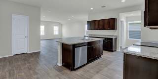 4 BR / 2 BA - 2032 SF in Seguin - Arroyo Ranch! Gallery 6