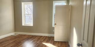 Charming 2 Bedroom Home with Backyard & In-Unit Washer/Dryer Gallery 9