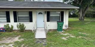 Newly Remodeled 2-Bedroom Duplex with Huge Fenced Backyard – Zephyrhills Gallery 1