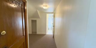 Charming studio apartment for rent! - All utilities included except Electric - 1121-A Shenandoah st. Gallery 8