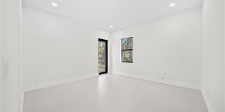 1805 W 10th Street Gallery 9