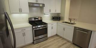 2 Bedroom/2.5 Bath Townhouse Gallery 1