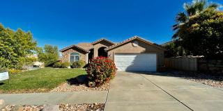 Well Maintained Home in Desert Hills Gallery 1