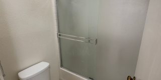 NW Condo Near Shopping Center Available Now! Gallery 22
