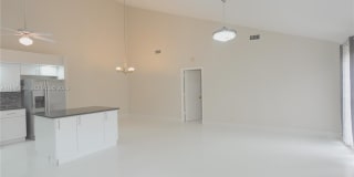 518 NE 48th St Gallery 17