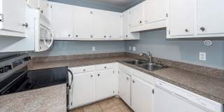 2 Bedroom, 1.5 Bathroom Townhome in Island Bluff - James Island Gallery 14