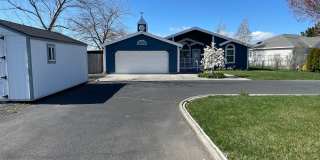 Sweeping Views of Cascade Valley Gallery 1