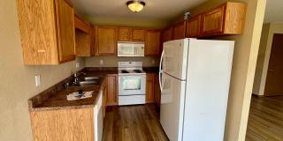 Spacious 4 Bed / 2.5 Bath in Quiet Neighborhood Available NOW! Gallery 7