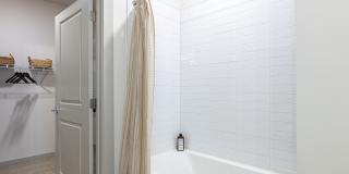 Livano Knoxville Gallery 28