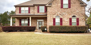 Spacious 4BR Brick Home | Approx. 3,295 Sq Ft | Large Yard + 2-Car Garage – Stockbridge Gallery 1