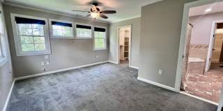 Charming single family home on peaceful canal Gallery 12