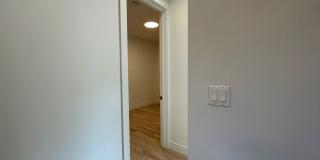 527 Monroe Street Gallery 24