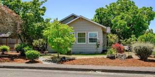 3 Bedroom Home on Large Corner Lot! Gallery 1