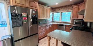 2BR/2BR Near Law School - Available Early August! Gallery 6