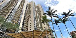 17555 Collins Ave Gallery 1