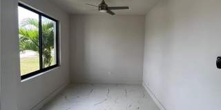 1832 NW 22nd Place Gallery 18