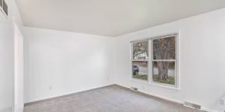 *MOVE IN SPECIAL* $250 Off First Full Month's Rent OR Free 55in TV! Gallery 9