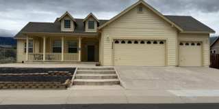 Beautiful 3 bed home with 3 car garage in Indian Hills behind Target Gallery 1
