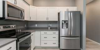 Fully Furnished Townhome Blocks Away From Downtown Gallery 15