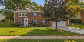 9523 OLD CREEK Drive Gallery 1