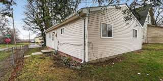 Charming 3BR House in Pontiac Gallery 25