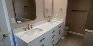 Spacious and Spectacular! 4 Bedroom home on gorgeous lot. Gallery 26