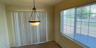 2 Bedroom 1 1/2 Bathroom - Close to Campus - Centrally Located Gallery 28