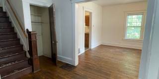 Spacious Home Near U-M | Large Bedrooms, Porches & In-Unit Laundry Spacious Home Near U-M | Large Bedrooms, Porches & In-Unit Laundry Gallery 10