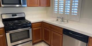 Cozy Town Home For Rent Gallery 16