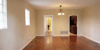 2 BEDROOM - MAHNCKE PARK Gallery 10