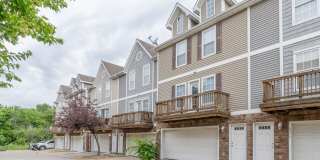 2 Bedroom 2 Bathroom Town House - End Unit Gallery 3