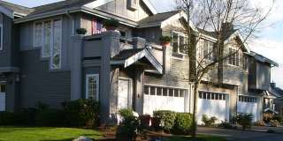 Bright and Spacious Bothell Condo Overlooking Greenbelt! Gallery 1