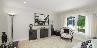 885 NE Mulberry Drive Gallery 9