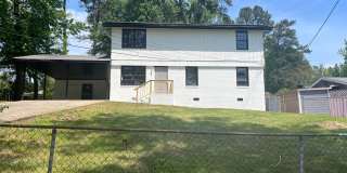 Updated 6bd/3ba w/ Large Backyard in Forest Park! Gallery 1