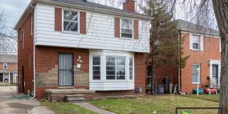 **OPEN HOUSE FRIDAY Sept 18th from 6:30pm to 7pm**  Amazing 3 Bed 1.5Bath Colonial Gallery 1