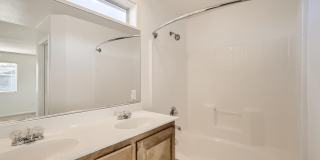 2 Story with Vaulted Ceiling and All Kitchen Appliances Gallery 19