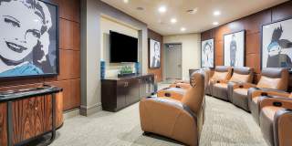 5550 Wilshire at Miracle Mile by Windsor Gallery 44