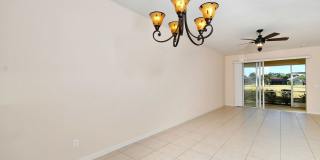 2 Bedroom with Den and Garage. Over !800 Sq. Ft under air Gallery 21