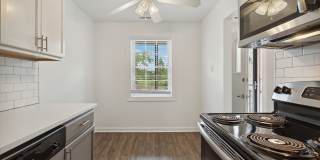 The Hinsdale Apartment Homes Gallery 19