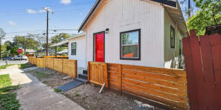 Charming 2BR House in San Antonio Gallery 11