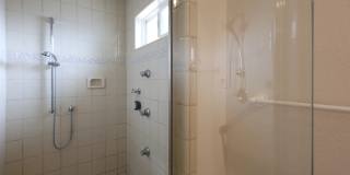 Updated Large 3 bedroom 2 bathroom home Gallery 23